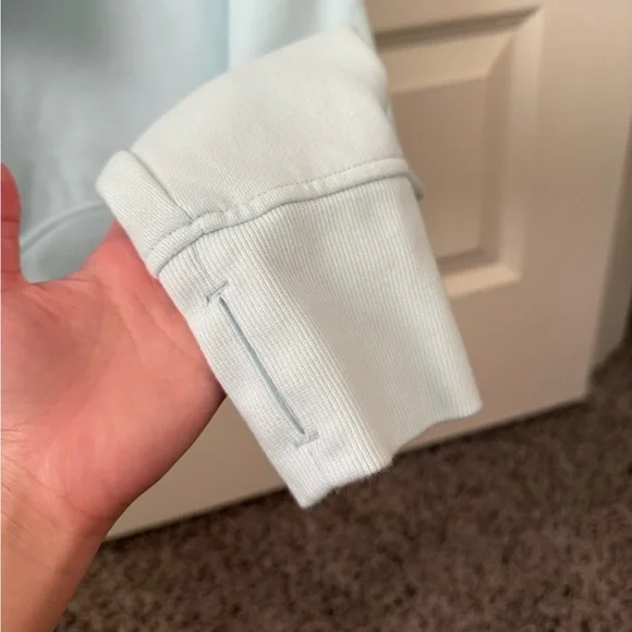 Lululemon Scuba Full-Zip Cropped Hoodie - Picture 4 of 5